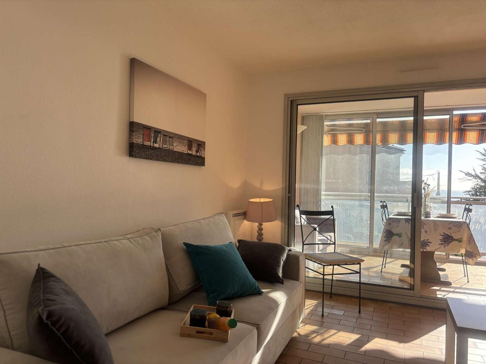 Studio Agreable Avec Loggia, Garage Et Plage A Proximite - 2 Couchages, Golfe-Juan - Fr-1-252-62 Buitenkant foto