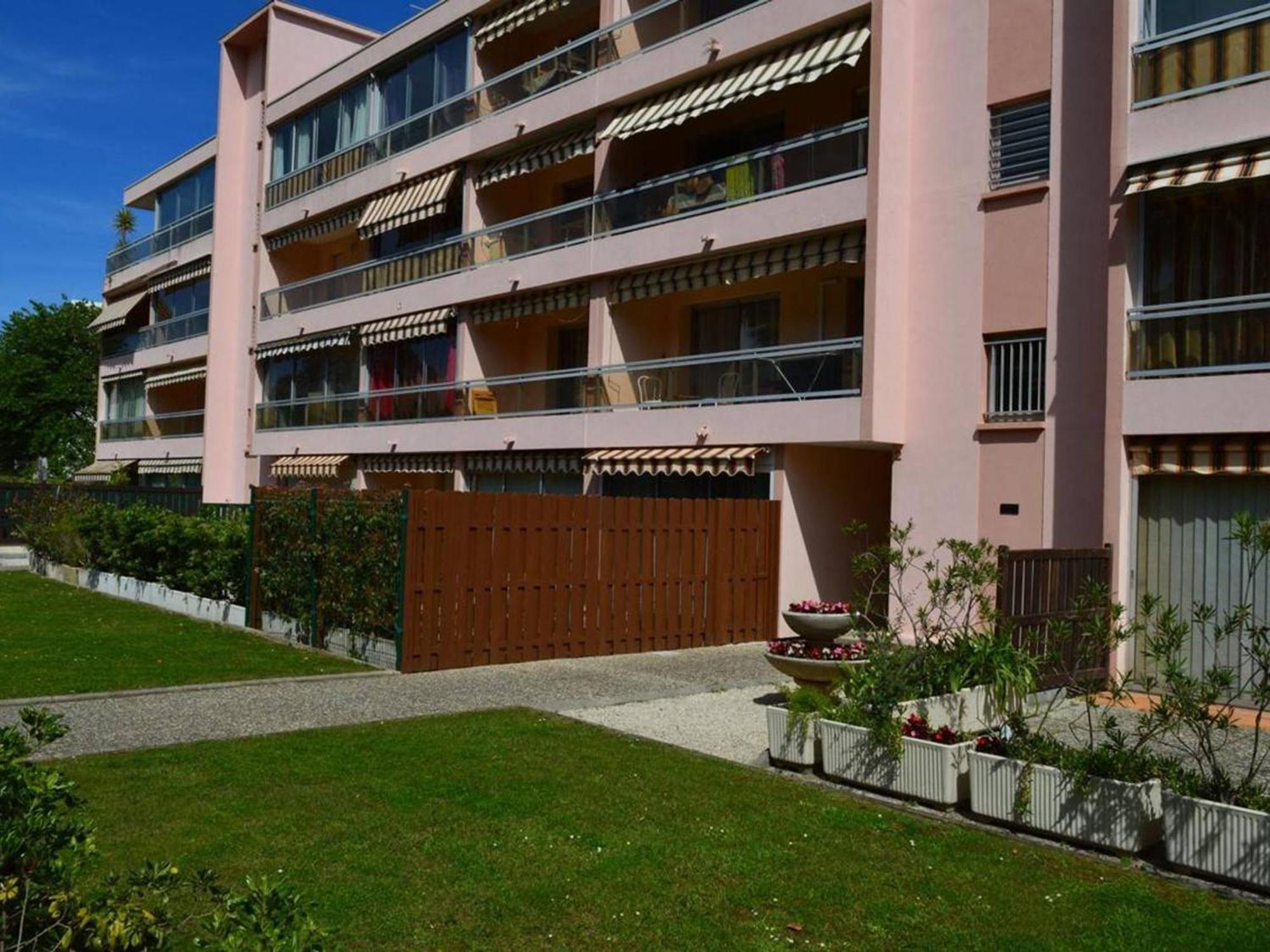 Studio Agreable Avec Loggia, Garage Et Plage A Proximite - 2 Couchages, Golfe-Juan - Fr-1-252-62 Buitenkant foto